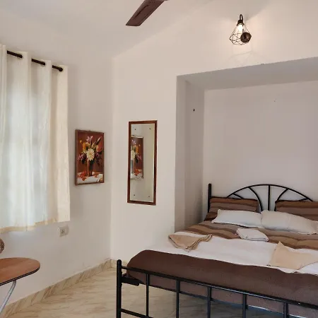 Rosean Homestay Self Service Apartments Candolim Exterior photo