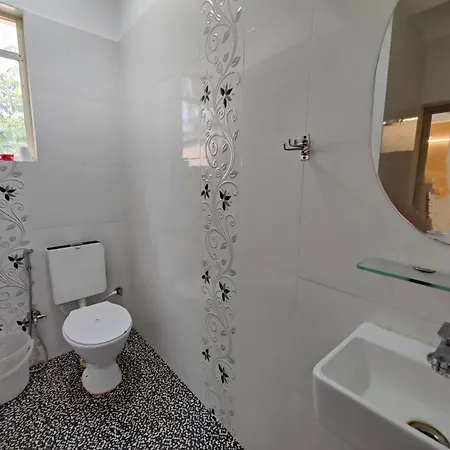 Rosean Homestay Self Service Apartments Candolim Exterior photo